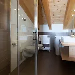 Engadina 公寓