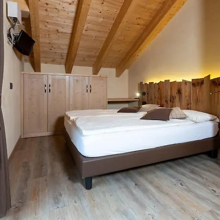 Engadina Apartamento *