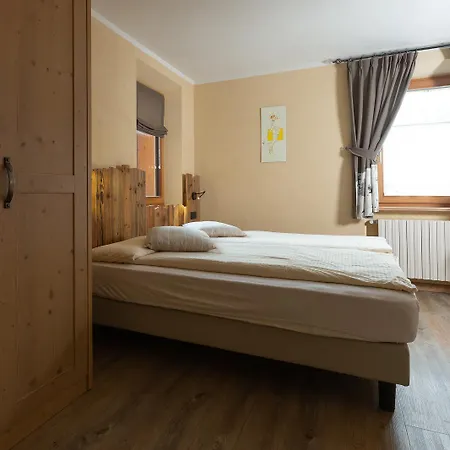 Engadina Apartament *